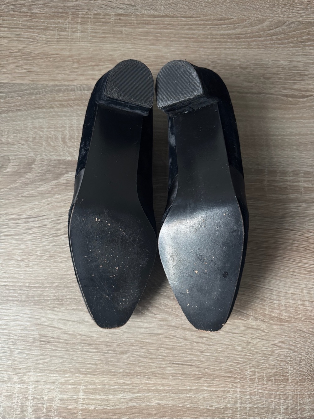 Jennifer Moore Black Velvet Pumps Womens 8M Block Heel Dress Shoes - Picture 4 of 6